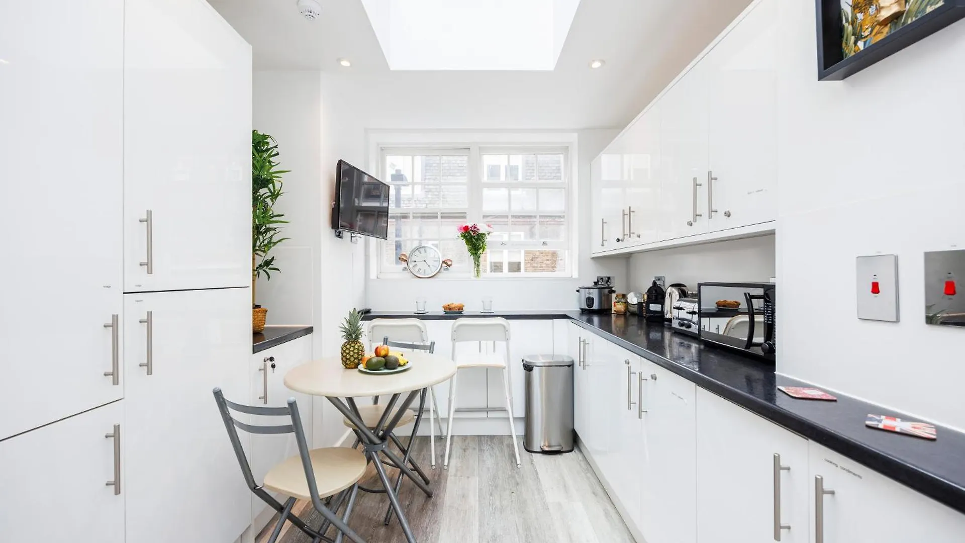 City Vibes Stay Near Spitalfields Market London United Kingdom