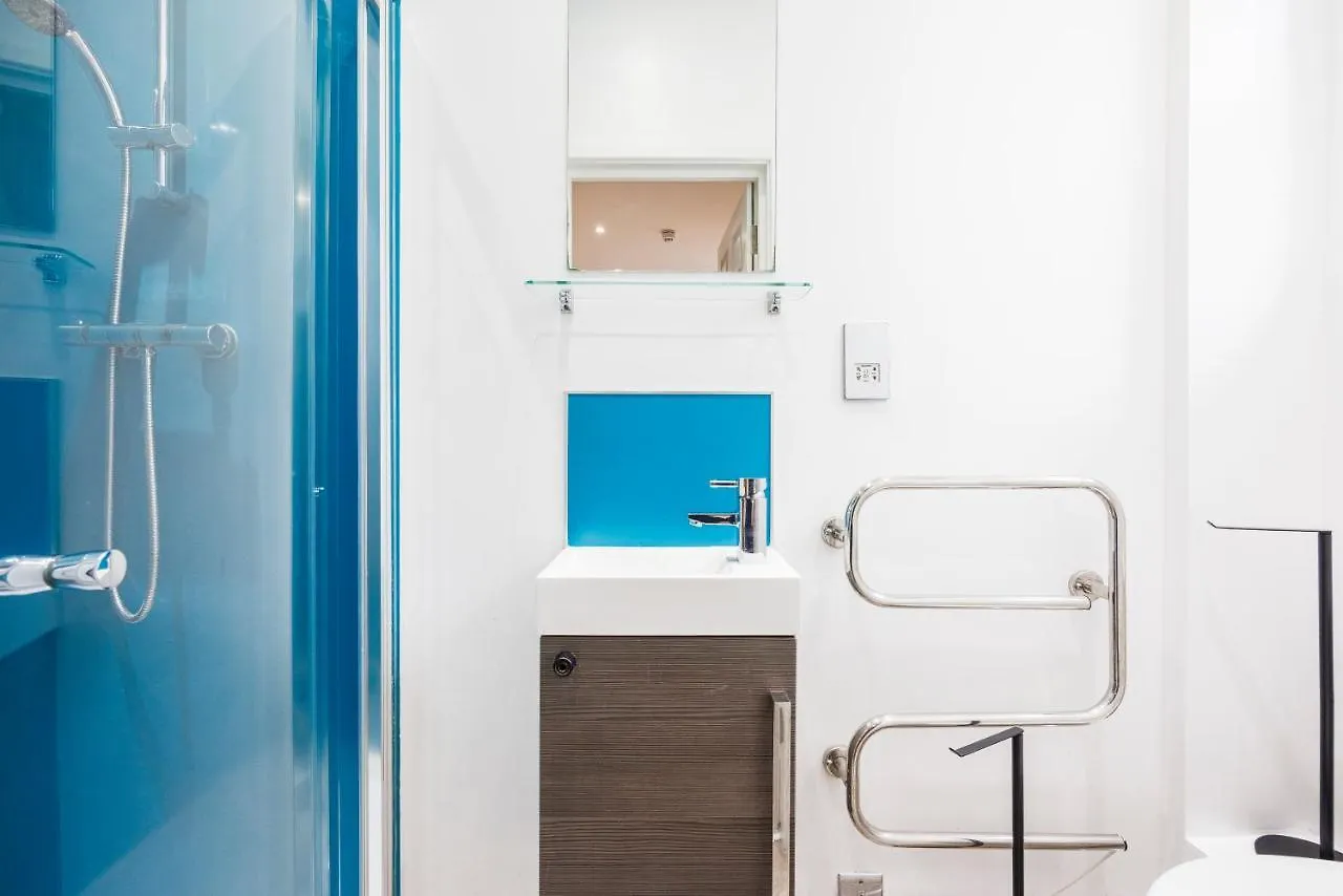 Guest house City Vibes Stay Near Spitalfields Market London United Kingdom